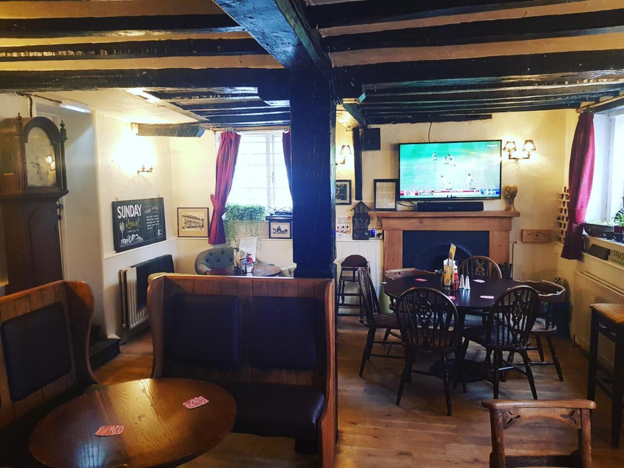 The Wheatsheaf Bramley Surrey Hotel Exterior photo